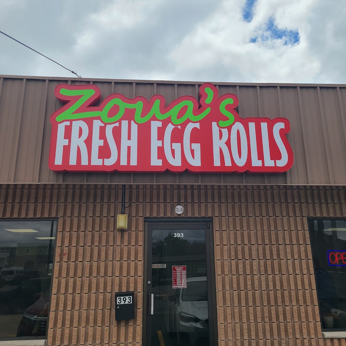 Zoua's Fresh Egg Rolls